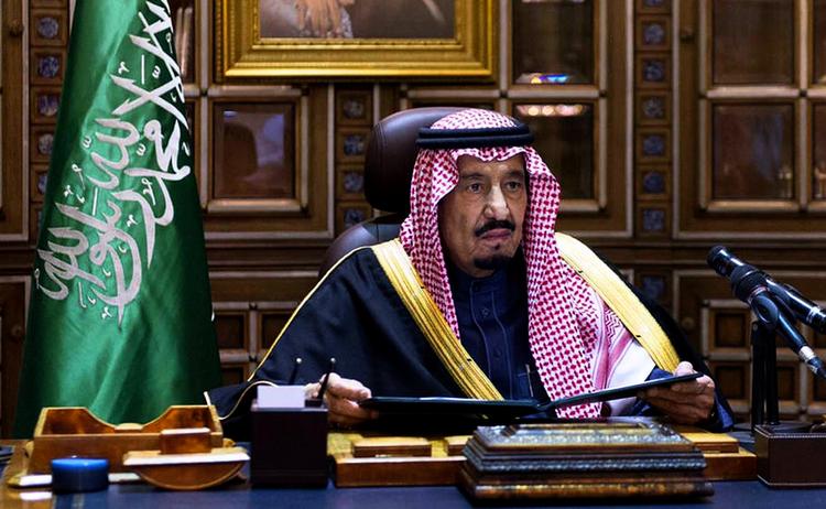 Ny på tronen. Saudi-Arabiens kong Salman lægger op til at styre med fast hånd, og hans land beskrives på BBC af Bruce Riedel fra tænketanken Brookings i Washington som den mest konservative og kontrarevolutionære stat i regionen. Arkivfoto: Saudi Press Agency/AP 