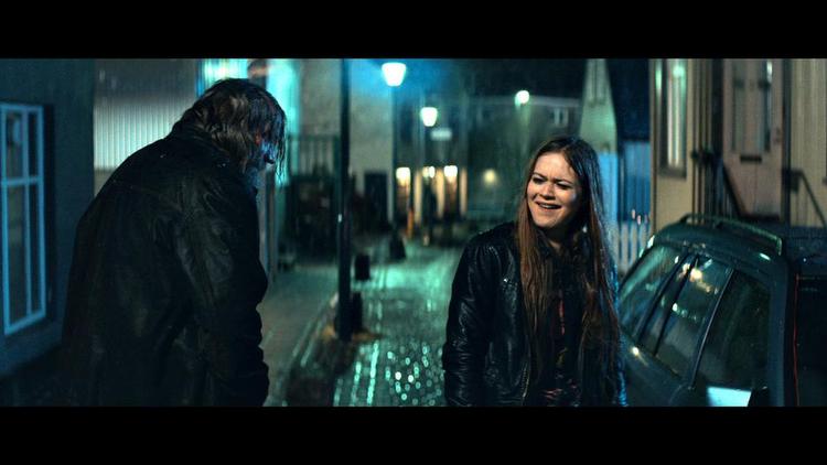 Drama. Hera Hilmar spiller den unge alenemor Eik, der bijobber som call-girl.