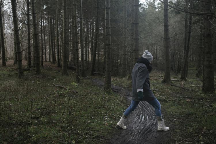 Nødråb. Tønderpigen har skrevet et brev til statsministeren, hvor hun beder om hjælp. Hun beretter om et menneske, der har opgivet at tælle sine selvmordsforsøg, og som i en periode har været stærkt medicineret, men »man behandler ikke en PTSD-diagnose med psykofarmaka«, som Nadja skriver. 