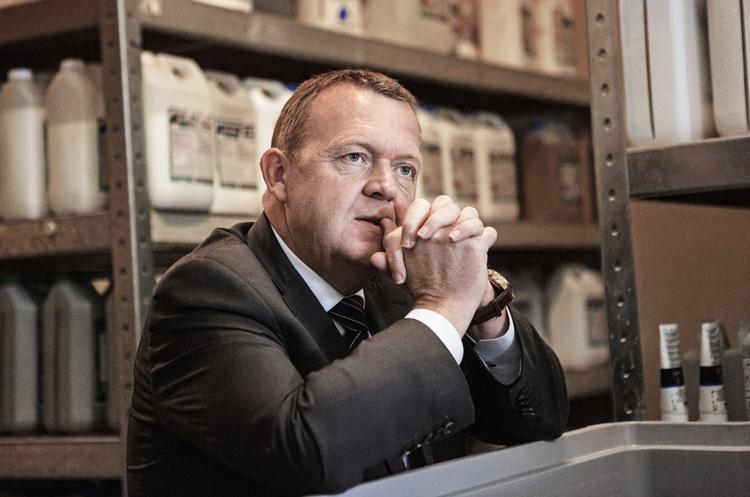 Maveplasker. Vi skal være i stand til at gribe opsvinget og flyve højt og længe, hvis vi ikke vil falde hårdt og hurtigt, mener Lars Løkke Rasmussen. 