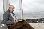 Afgået. Klaus Rifbjerg døde i aftes. Han blev 83 år gammel. 