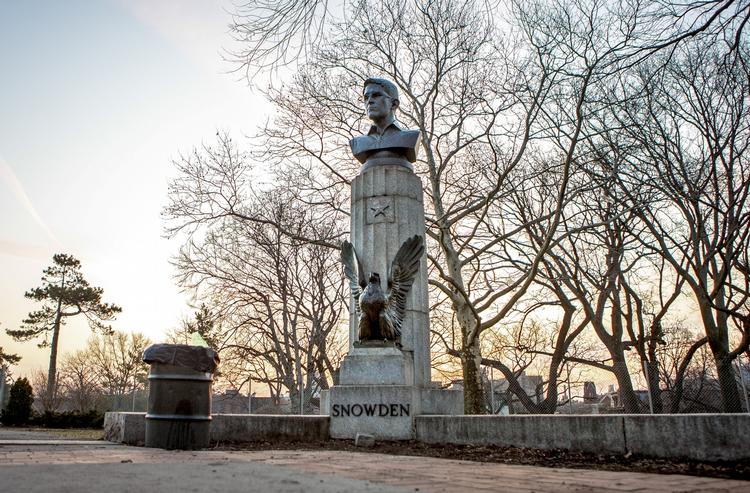 STATUE. »Man kan fjerne statuen, men man kan ikke fjerne det faktum, at det skete, og at folk deler det (billedet, red.)«, lød det fra en af de anonyme aktivister. 