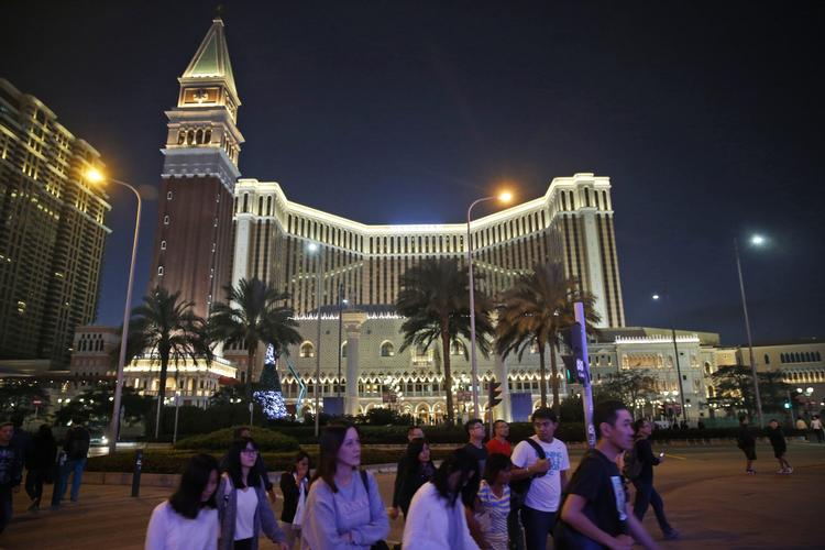 Spilleby. Macau er en tidligere portugisisk by beliggende cirka en times sejlads fra Hongkong. 