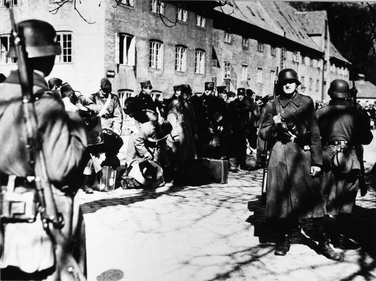 Besat. Tyske tropper overtager Kastellet I København 9. april 1940. 