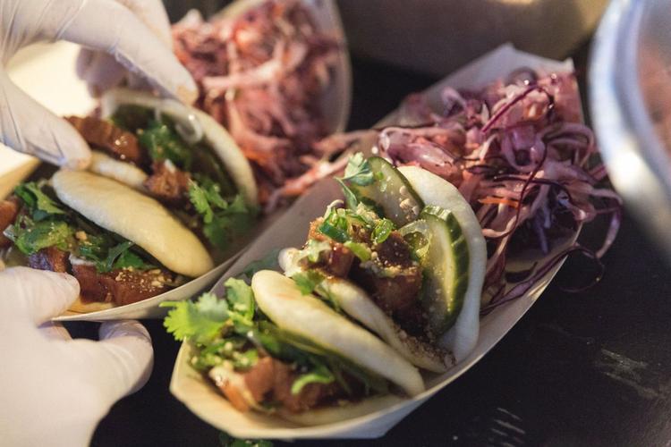 Bao. Man kan få den vietnamesiske ret, bestående af dampet brød og braiseret svinekød. 