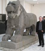 Truet. Hama-løven, et af Syriens vigtigste fortidsminder, er blandt de artefakter, danske museer har sendt tilbage til Syrien. Omkring 900 år før vor tidsregning passede løven på indgangen til en kongeborg i Hama. 