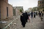 Kaos. Befolkningen er på flugt i Sanaa, hvor Saudi-Arabien har bombet den milits, der har fortrængt præsidenten. 
