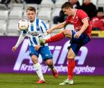 NOK. Emil Larsen (til venstre) blev så træt af publikums tilråb gennem lang tid, at han efter tirsdagens kamp mod FC Vestsjællandsvarede offentligt igen. 