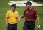 HJERTESAG. I mandags spillede Erik Compton (tv.) sin første prøverunde sammen med Jim Furyk (th.). 