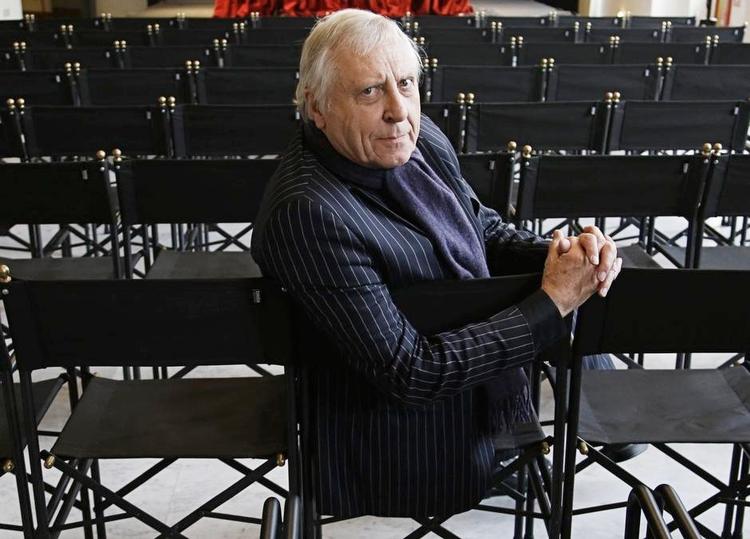 Tikker. Uret tikker for den britiske instruktør og konceptkunstner Peter Greenaways erklærede ambition om at dræbe sig selv som 80-årig. Inden han når så langt, bliver hans seneste film, 'Eisentein in Gianajuato', vist på CPH PIX. 