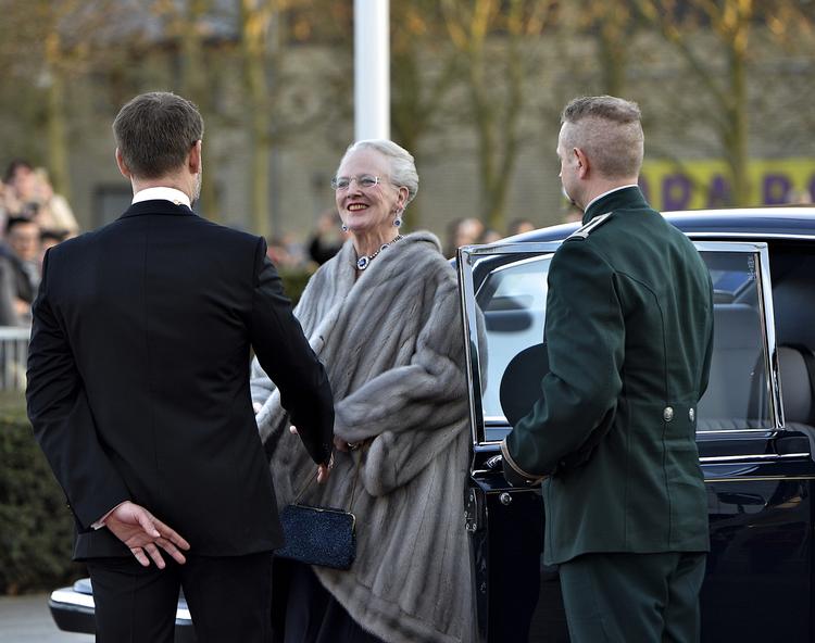 Upolitisk. Dronningen overskrider ikke grænsen i sine udtalelser om indvandrere, mener ekspert. 