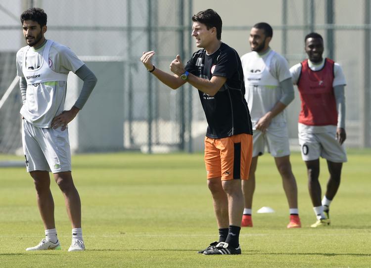 Champ. Michael Laudrup beslutter i maj, om han vil fortsætte ørkeneventyret i Qatar. Danmark skal jo have ny landstræner senest i sommeren 2016. 