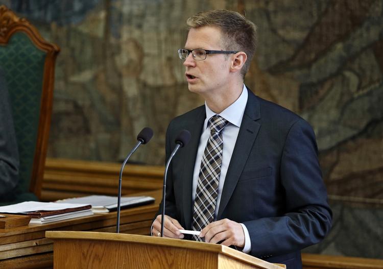 skat. Der er lagt pres på skatteminister Benny Engelbrecht (S) for at få ryddet op i skat. 