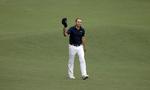 HYLDEST. Da Jordan Spieth gik frem mod den sidste green på Augusta National var det med et forspring på 5 slag, så han kunne uden konsekvens bruge et ekstra putt til at sikre sig sejren i US Masters. 