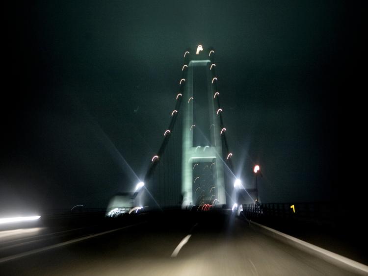 Storm. Kronprinsens Krone 7 krydsede Storebæltsbroen to gange lørdag den 17. januar, selvom stormen lukkede broen for al overfart. 
