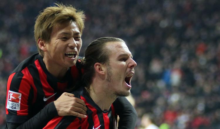 19. Eintracht Frankfurts - og Bundesligaens - topscorer, Alexander Maier (th) er ude med en skade resten af sæsonen. 