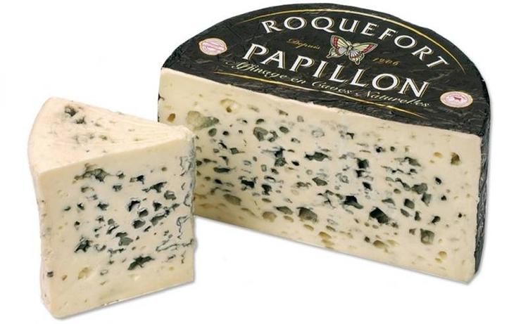 salmonella. Hvis din Roquefort Papillon Noir har en holdbarhedsdato 5. juni 2015, skal du smide den ud eller få pengene tilbage i butikken. Der er konstateret salmonella i partiet.. 