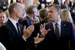 Stephen Kinnock og den amerikanske ambassadør Rufus Gifford. 