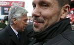 SNU. Diego Simeone (th.) har fundet en måde, hvorpå hans Atlético-hold kan drille og nedkæmpe Carlo Ancelottis Real Madrid-stjerner. Nu mødes de igen. 