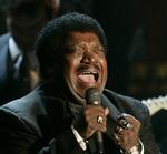 Soullegende. Percy Sledge har vundet adskillige priser for de 2 minutter og 53 sekunder, sangen 'When a man loves a woman' varer. I 2005 fik Percy Sledge en plads i rockens Hall of Fame. En plads, der særligt skyldtes de 2 minutter og 53 sekunder, 'When a man loves a woman' varer. I 2005 fik Percy Sledge en plads i rockens Hall of Fame. 