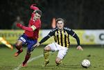 FARLIG. Modstandernes forsvar har haft rigeligt at se til, når Rasmus Festersen (tv.) har været på banen for FC Vestsjælland. Både i pokalturneringen og i Superligaen. 