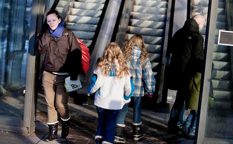 Teknisk. Danskerne er på en række områder markant bagud, hvad angår brugen af moderne teknologiske hjælpemidler. 