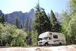 naturtæt. Med et motorhome kan man rulle ud og nyde naturen i USA helt tæt på som her i Yosemite-parken i Californien. 