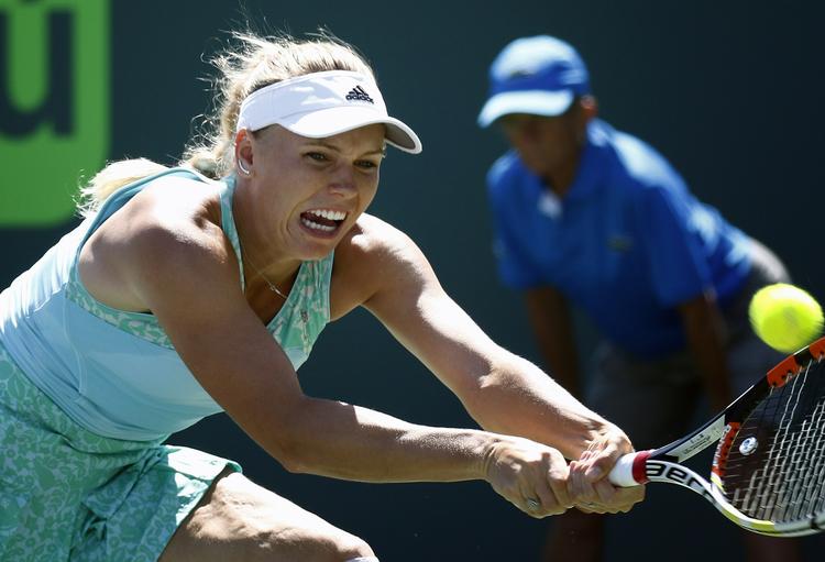 SEJR. Som ventet fik Caroline Wozniacki ikke problemer i sin første kamp ved Fed Cup-arrangementet i Montenegro. 