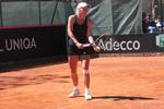 fed cup. Under lidt mere ydmyge forhold, end hun er vant til, sikrede Caroline Wozniacki en sejr til Danmark over Algeriets Ines Ibbou. 