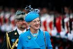 Fødselsdag. »Dronning Margrethe kan fejre sine 75 år i dag med bevidstheden om, at det er lykkedes at gøre kongehuset til en levende del af det moderne danske folkestyre«, skriver Bo Lidegaard. 