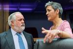 Vestager. Den danske konkurrencekommisær i EU trækker overskrifter i USA. Her er hun dog fotograferet sammen med EU-kommissær for Klima og Energi,  Miguel Arias Canete. 