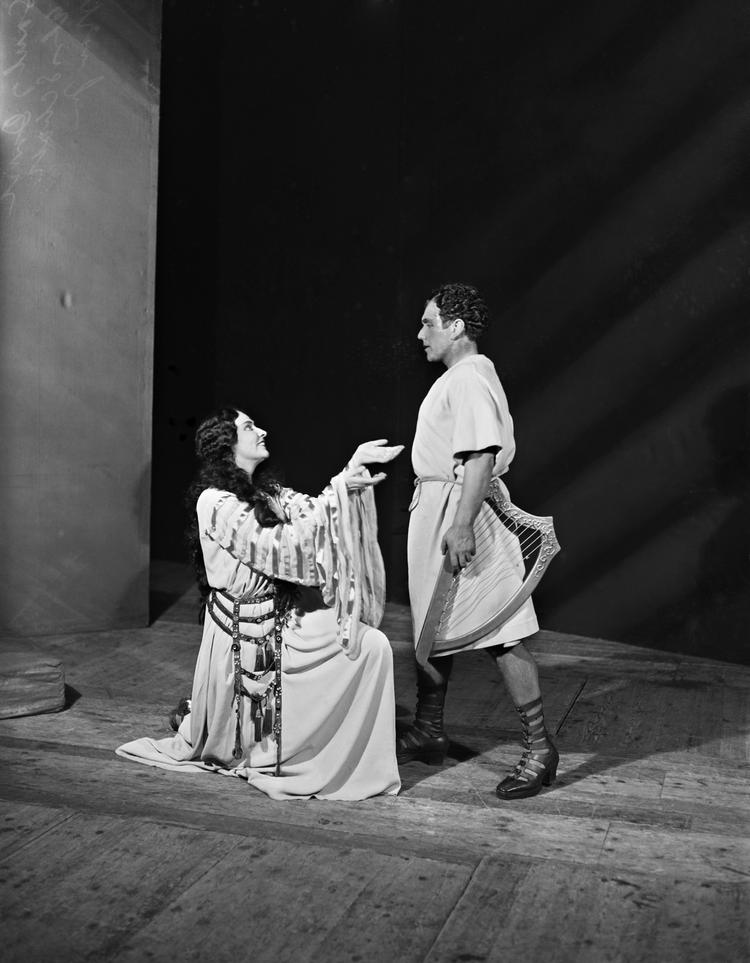Opera. 'Saul og David' blev opført i en ny indstudering den 2. marts 1934 på Det Kgl. Teater. Nu prøver de atter kræfter med Carl Nielsens første opera. 