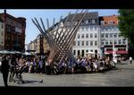 Sprængfarlig. Sådan her forudser tegnestuen Invivia, at skulpturen 'The Draem' ser ud på Kultorvet i København, hvor den opstilles 23. maj i anledning af 100-året for det armenske folkedrab. Fotomanipulation: Invivia 