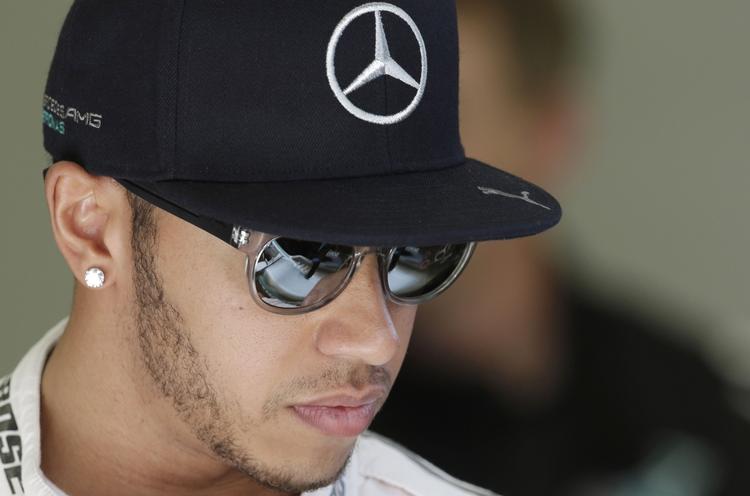 Mesteren. Lewis Hamilton starter igen forrest. 