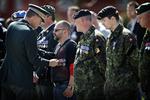 Anerkendt. Her får danske soldater overrakt forsvarets medalje for sårede i tjenesten. 