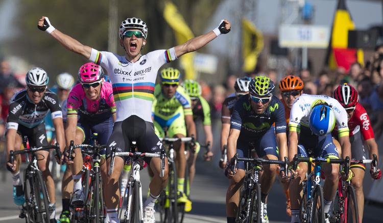 spurt. Jakob Fuglsang var blandt de 18, der afgjorde Amstel Gold Race i en spurt med Michal Kwiatkowki som vinder. 
