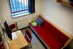 Kriminelt. Otte ud af ti 25-29-årige, der havner bag tremmer, har ikke anden uddannelse end folkeskolen. 