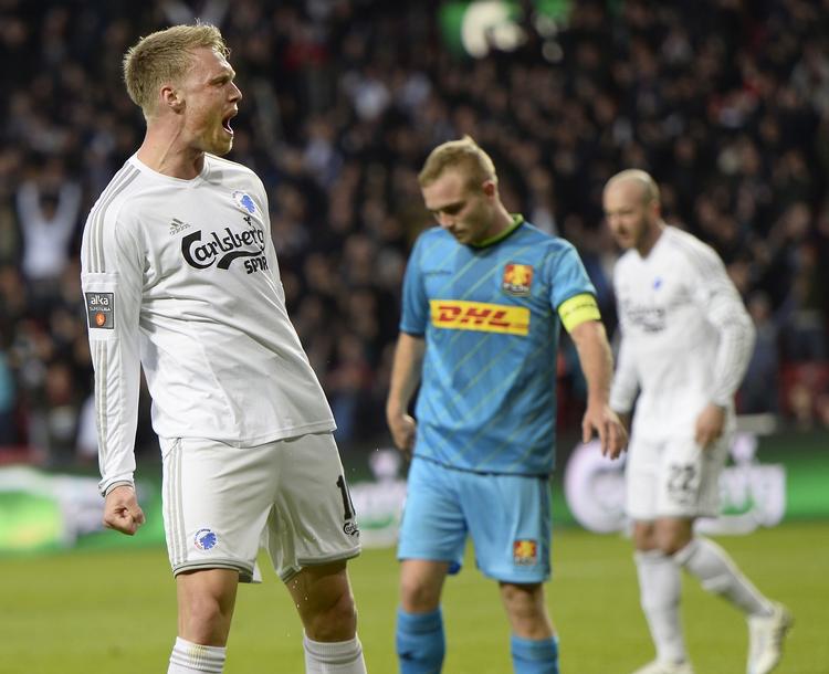 2-0. Nicolai Jørgensen (tv) viser sin glæde over FCK's føringsmål mod FCN. 