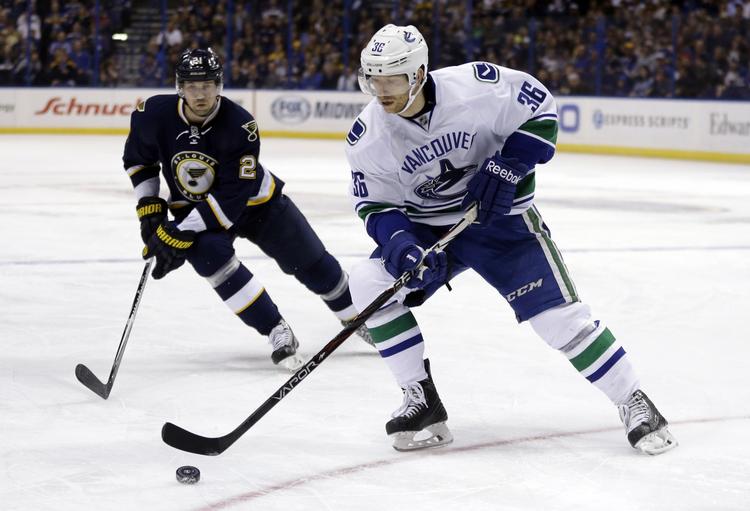 TRÆFFER. Jannik Hansen var igen på pletten for Vancouver Canucks, men det var ikke nok til en gevinst. 