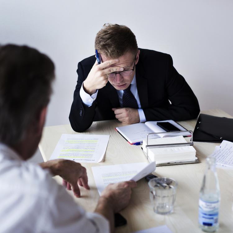 Beklageligt. »Det var slet og ret en forsømmelse«, konkluderede skatteminister Benny Engelbrecht (S), om Skats passivitet i sagen om banklækagen fra HSBC. 