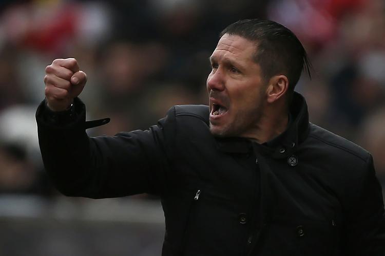 INDPISKER. Atlético-træner Diego Simeone er kendt for at være forrygende dygtig til at sætte sit hold op, og det bliver også nødvendigt i aften - i højeste grad. 