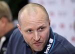Undskyld. Damelandsholdets kommende træner Klavs Bruun Jørgensen er ked af sin »bøsserøv«-kommentar til Skjerns Daniel Svensson. 