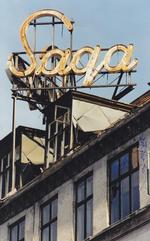 Salg. Saga blev en kulturel institution for de unge københavnere, og man kan stadig høre dybe suk fra dele af det københavnske kulturliv i ny og næ: »Var du også til koncerten med New Order 1984? Legendarisk!«. 