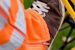 Stop. »Oprindeligt er der en rigtig fodbremse, men lige på den her bruger vi bare foden«, fortæller Peter Kristensen. 