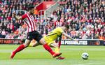 målhelt. Graziano Pelle scorede begge Southamptons mål i 2-2-opgøret mod Tottenham. Her overlister han Ben Davies og gør det til 1-0. 