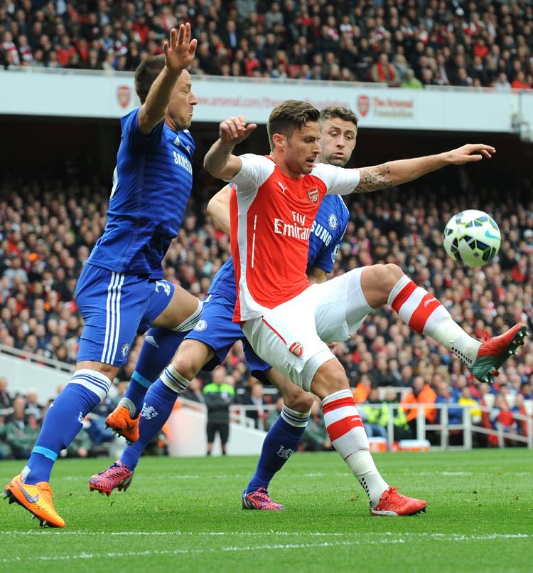Nærkamp. Chelsea og John Terry (tv) kan blive mestre på søndag, hvis de vinder de kommend ekampe mod Leicester og Crystal Palace. 