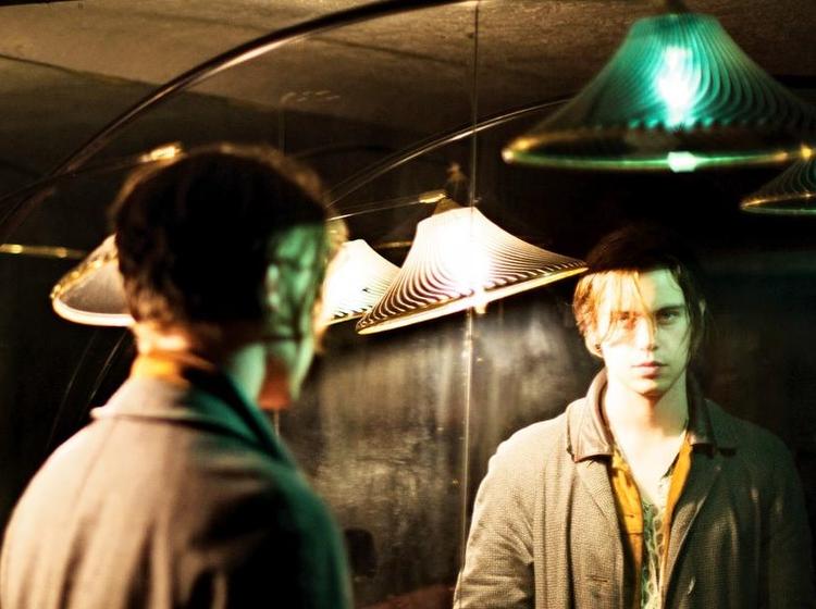 Karakteristisk. Elias Bender Rønnenfelts vokal har sin helt egen, distinkte lyd. 