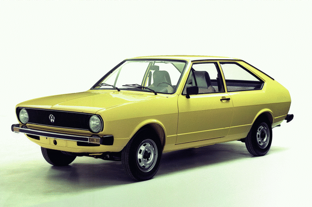 TROFAST. Passat har været en gedigen succes for VW. Hvis nuværende Passat-ejere satte sig ind i orignalen fra 1975, ville de nok blive rystede over, hvor spinkel, den forekommer. Men efter datidens standard var det et nobelt køretøj. 