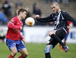 Returkamp. FC Vestsjællands Oliver Lund (tv) og Sønderjyskes Niels Lodberg mødes igen i dag. FCV fører 2-0 efter det første opgør. 