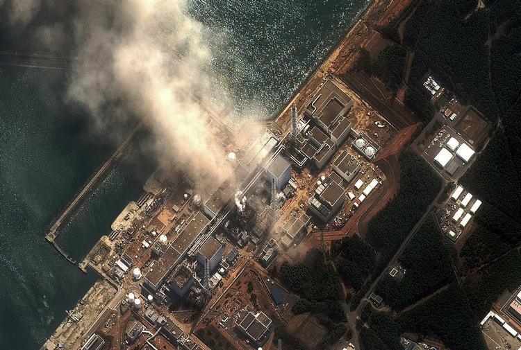 Japan. En flodbølge skyllede ind over atomkraftværket Fukushima i Japan i 2011 og fik flere reaktorer til at nedsmelte. Ulykken regnes for den værste siden Tjernobyl i 1986. 